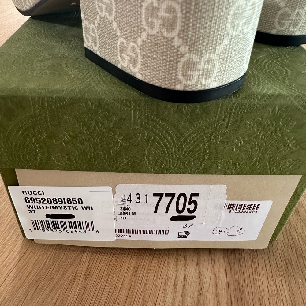 Gucci GG Supreme Canvas Slide Sandal (White, size 38) - Picture 9 of 12